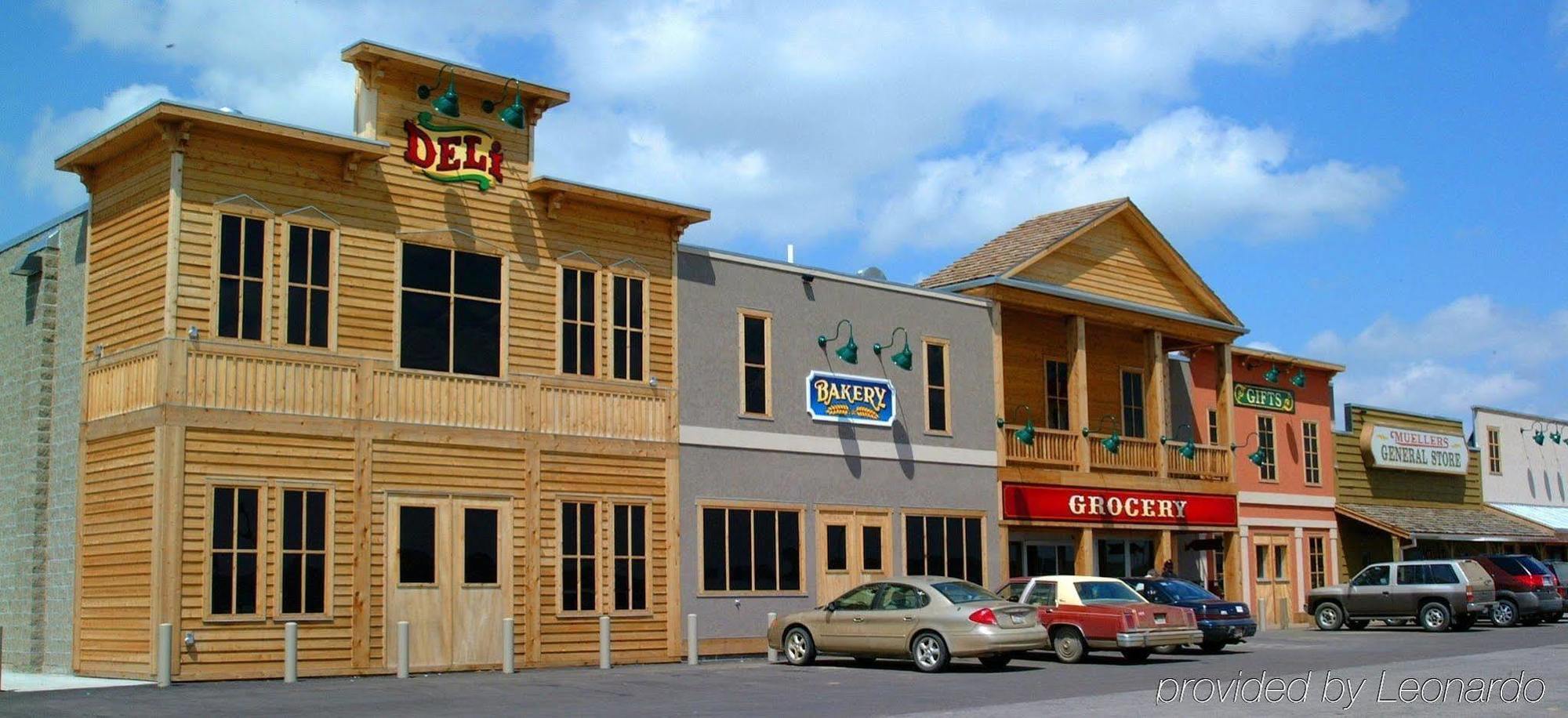 Baymont By Wyndham Oacoma Hotel Exterior photo